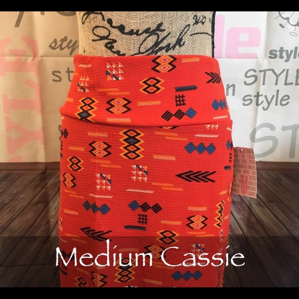 Medium LuLaRoe Cassie